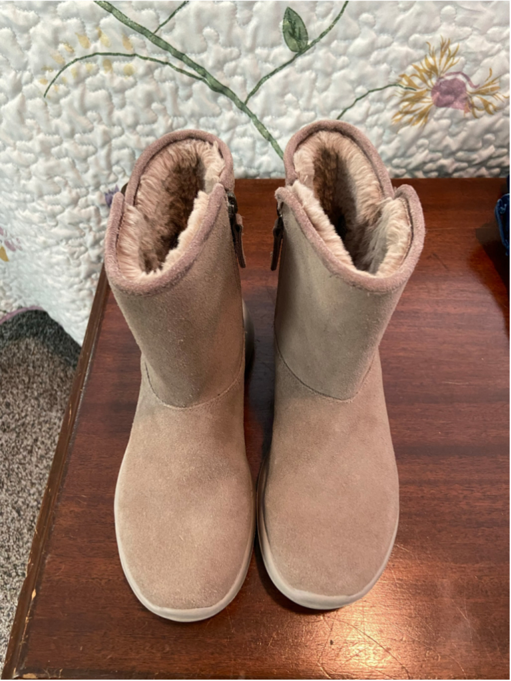 Skechers Air Cooled Goga Mat brown suede boots, lined, Size 6